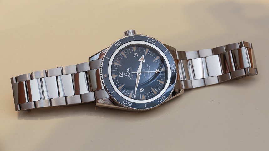 www.ablogtowatch.com/wp-content/uploads/2014/03/Omega-Seamaster-300-Master-Co-Axial-watch-17.jpg