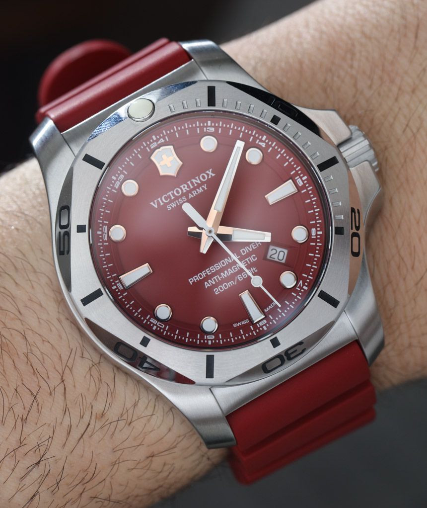Victorinox-Swiss-Army-INOX-Professional-Diver-watch-3.jpg