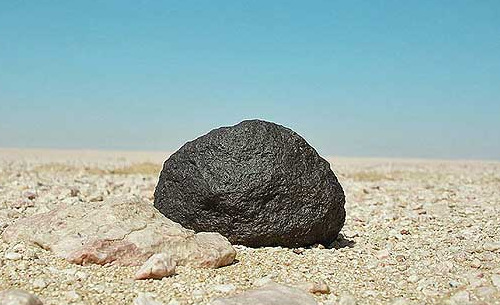 meteorite-in-desert