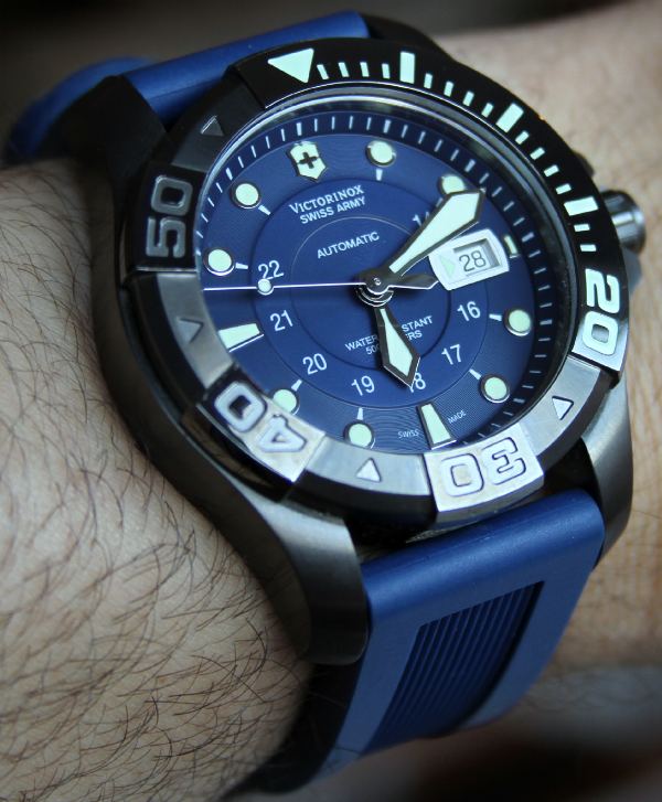 Swiss Army Victorinox Dive Master 500 Mechanical Watch Review