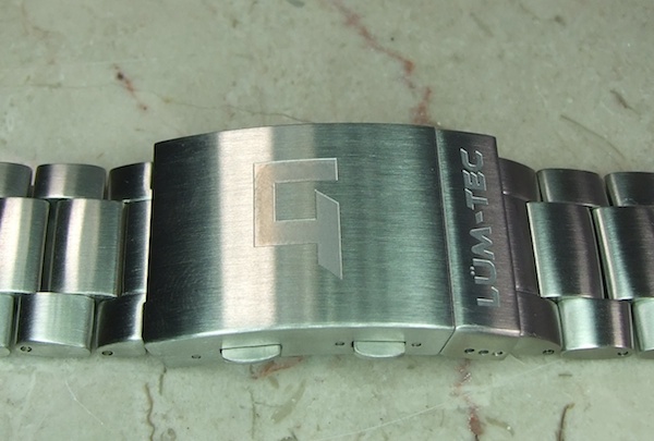 Lum-Tec 300M bracelet clasp