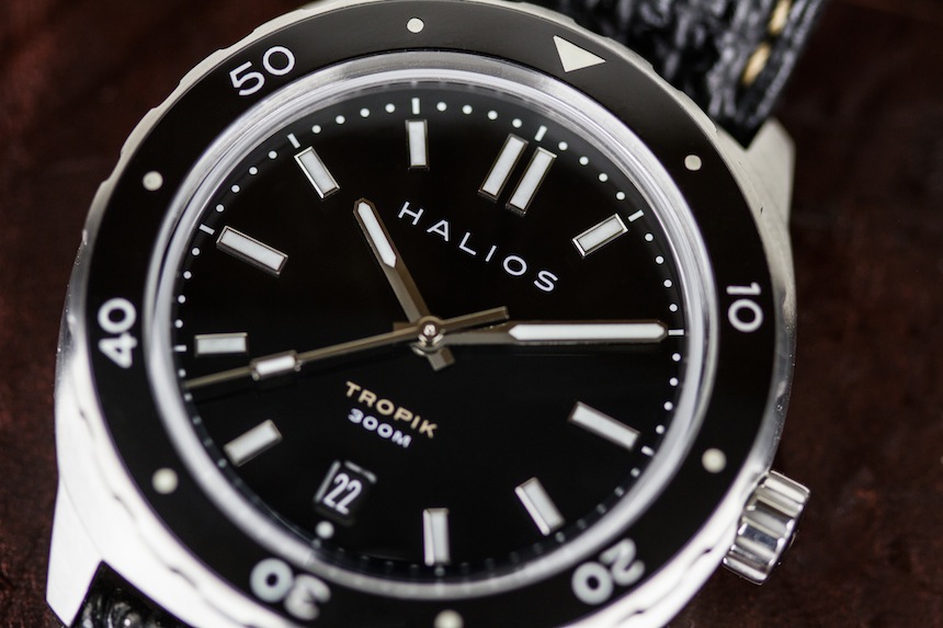 Halios-Tropik-black-dial