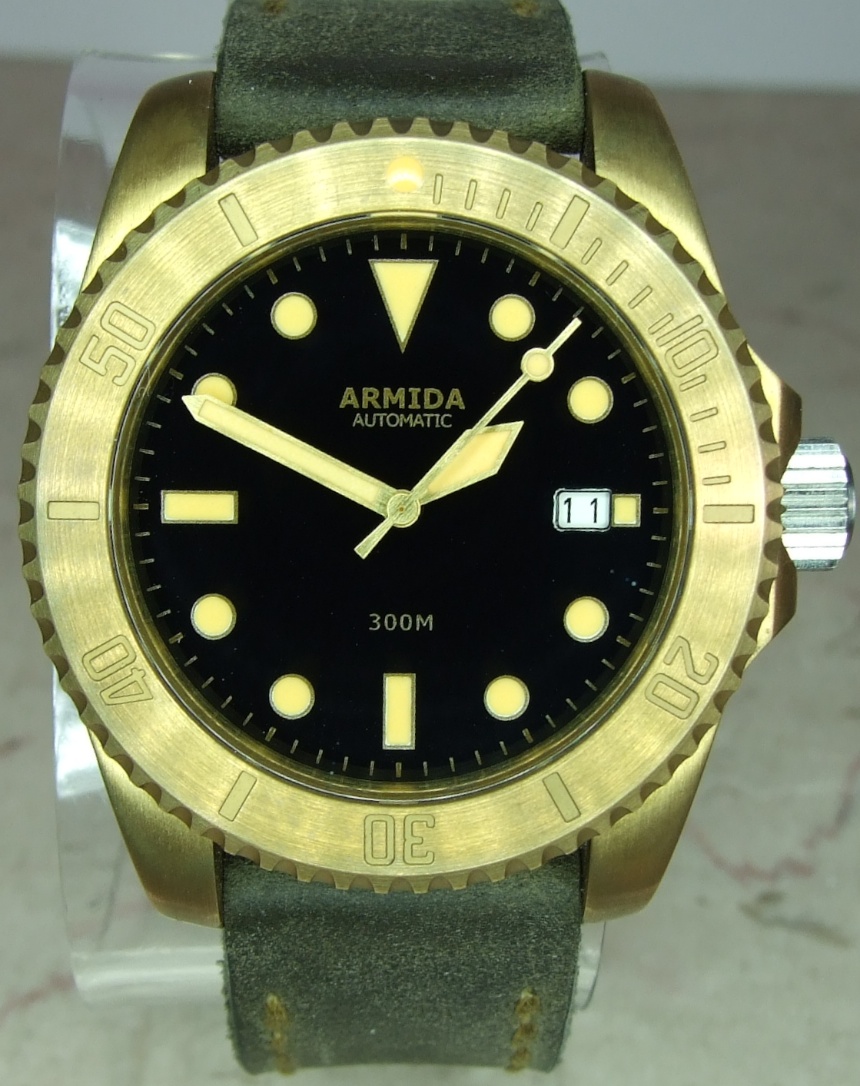 Armida A8, dial closeup