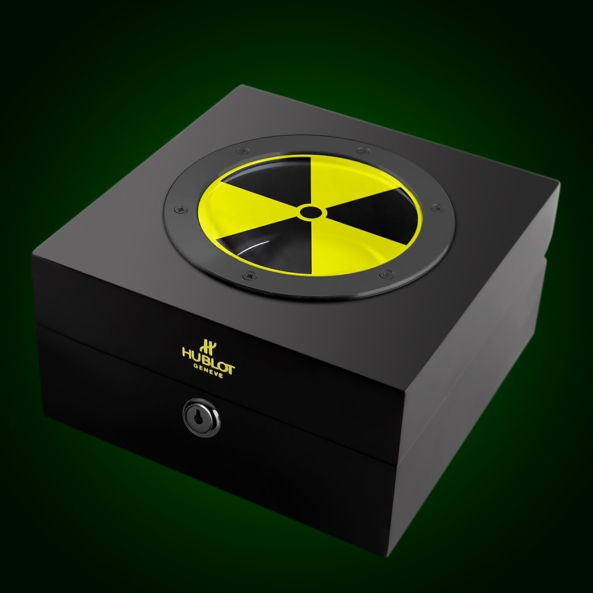 Hublot-Big-Bang-Atomic-D-38-lead-watch-box