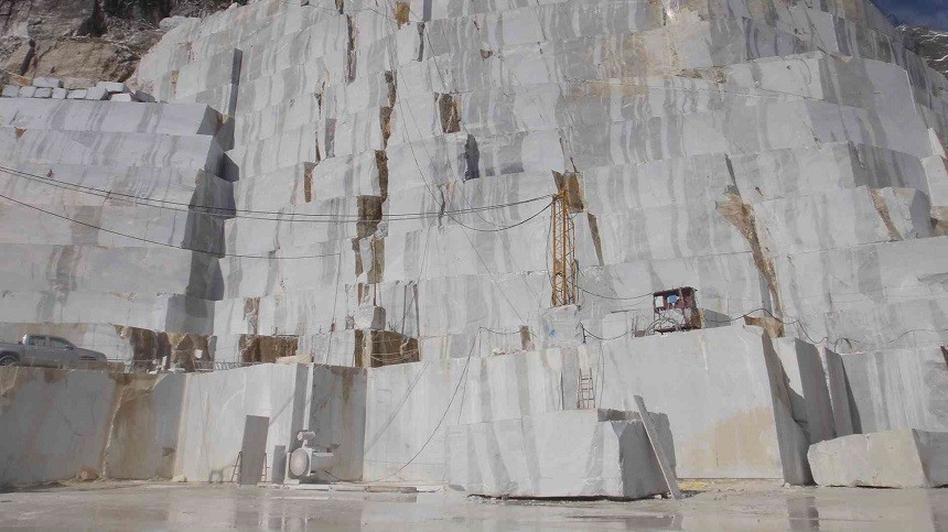 Carrara-marble-Quarry