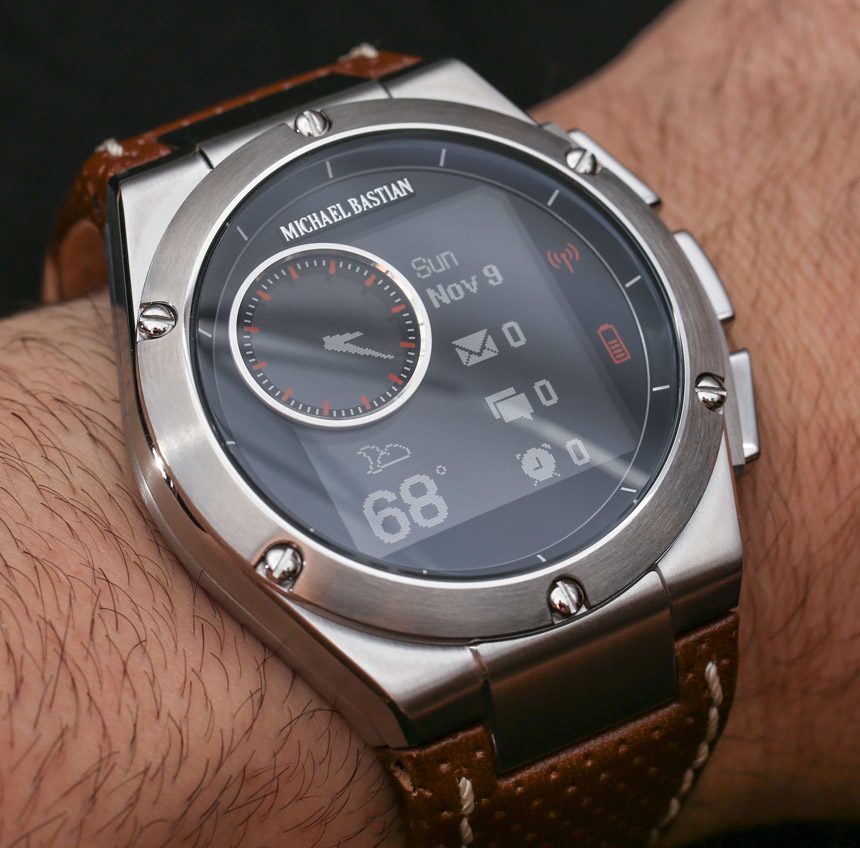 Michael-Bastian-MB-Chronowing-Smartwatch-Review-13