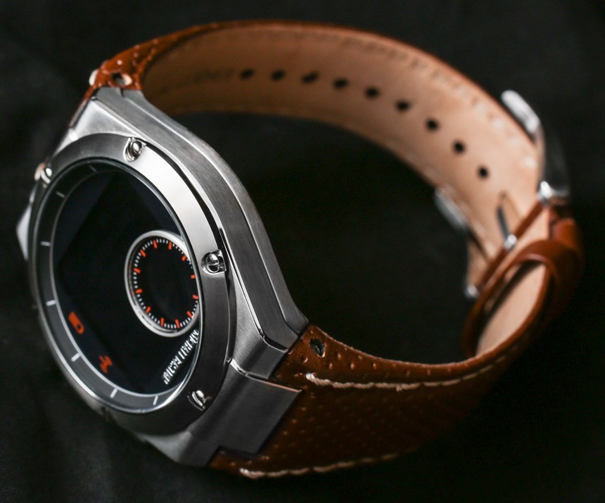 Michael-Bastian-MB-Chronowing-Smartwatch-Review-7