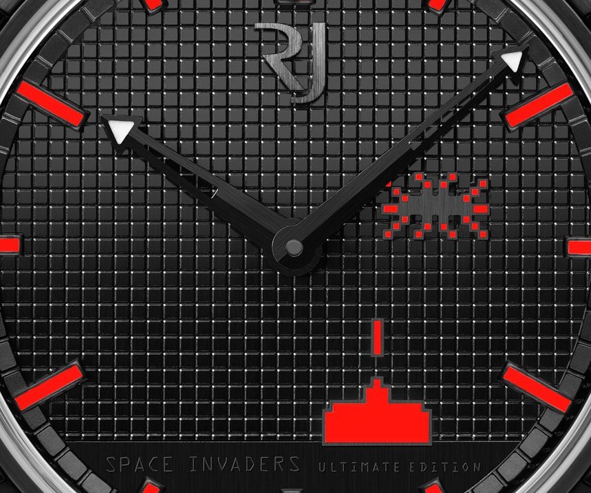 Romain-Jerome-Space-Invaders-Ultimate-Edition-RJ.M.AU.020.11-close-up