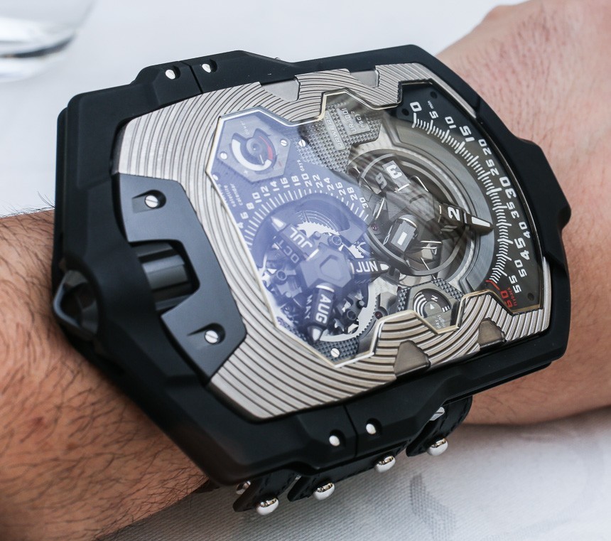Urwerk-UR-1001-Titan-pocket-watch-bracelet-4