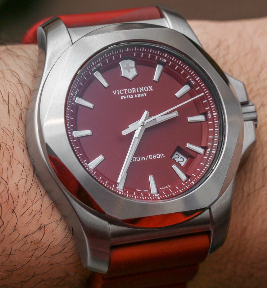 Victorinox-Swiss-Army-INOX-Watches-2015-aBlogtoWatch-94