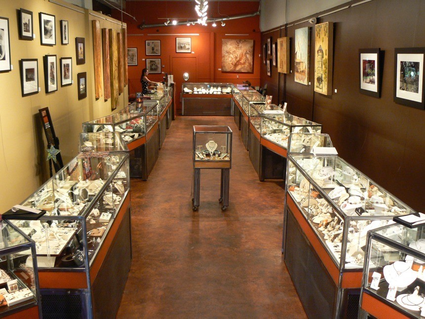 Worthmore-Jewelers-Decatur-Interior-2