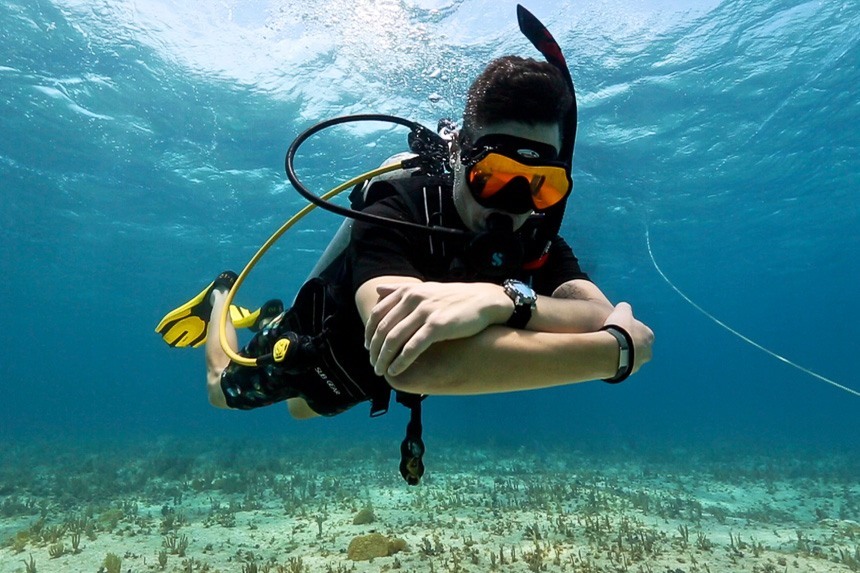 Oris diving grand cayman zach 39