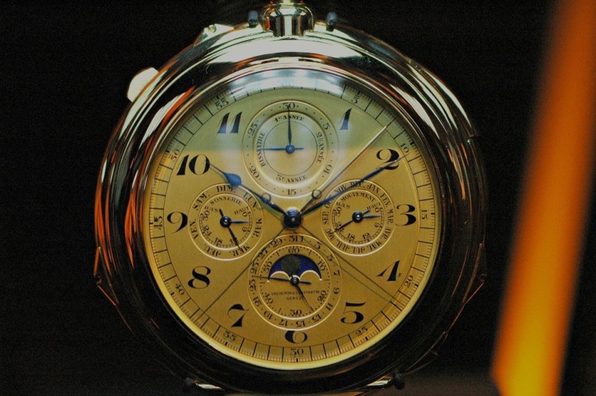 A historic gilt dial pocket watch sold to King Farouk of Egypt in 1946. Features 15 complications, carillon minute-repeater, grande/petite sonnerie, split-seconds chronograph, perpetual calendar, alarm and two-power reserve indicators for the gong and striking trains. 