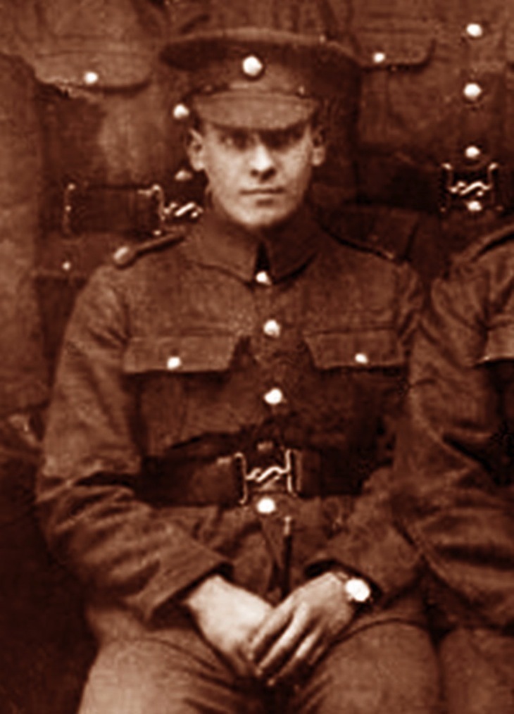 Rare image showing a British World War I soldier wearing a wrist watch, circa 1917. Source: Jakes Rolex World