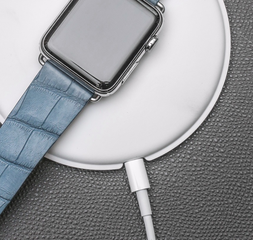 Apple-Watch-Desk-Charger-aBlogtoWatch-24