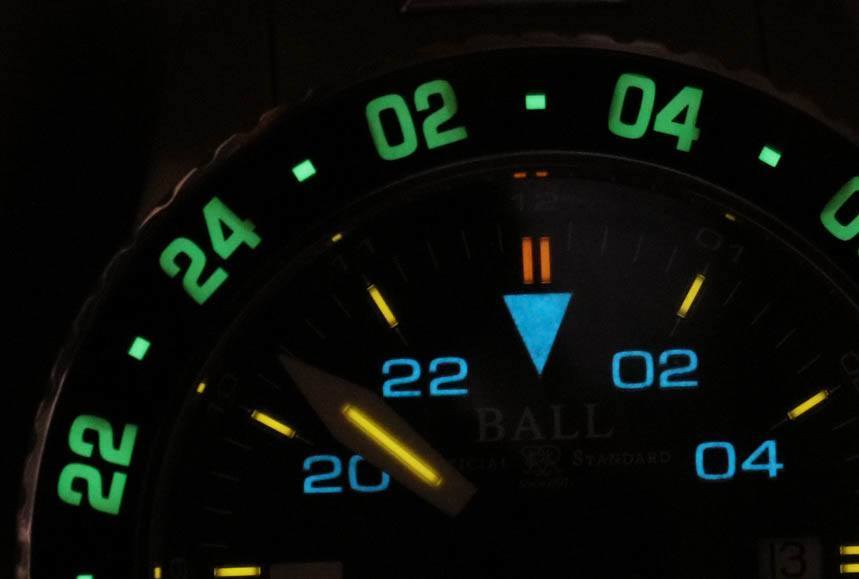 Ball-engineer-hydrocarbon-aero-gmt-watch-lume-shot-3