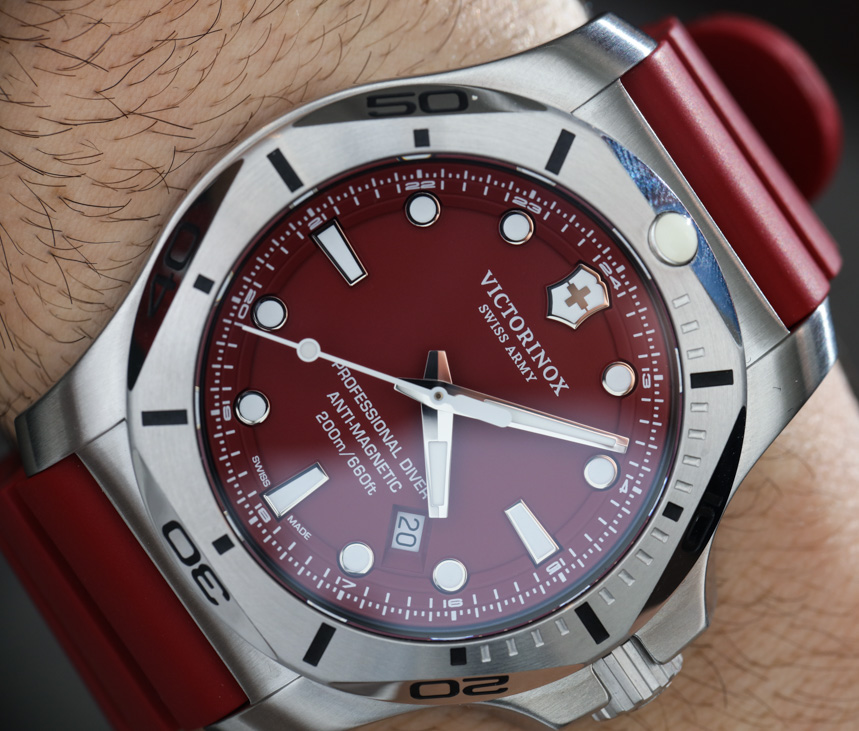 Victorinox-Swiss-Army-INOX-Professional-Diver-watch-4