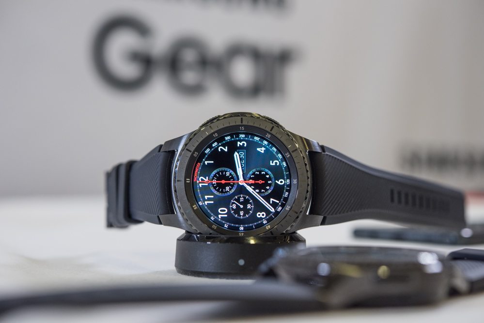 Samsung-Gear-S3-Classic-Frontier-Smartwatch-aBlogtoWatch-35