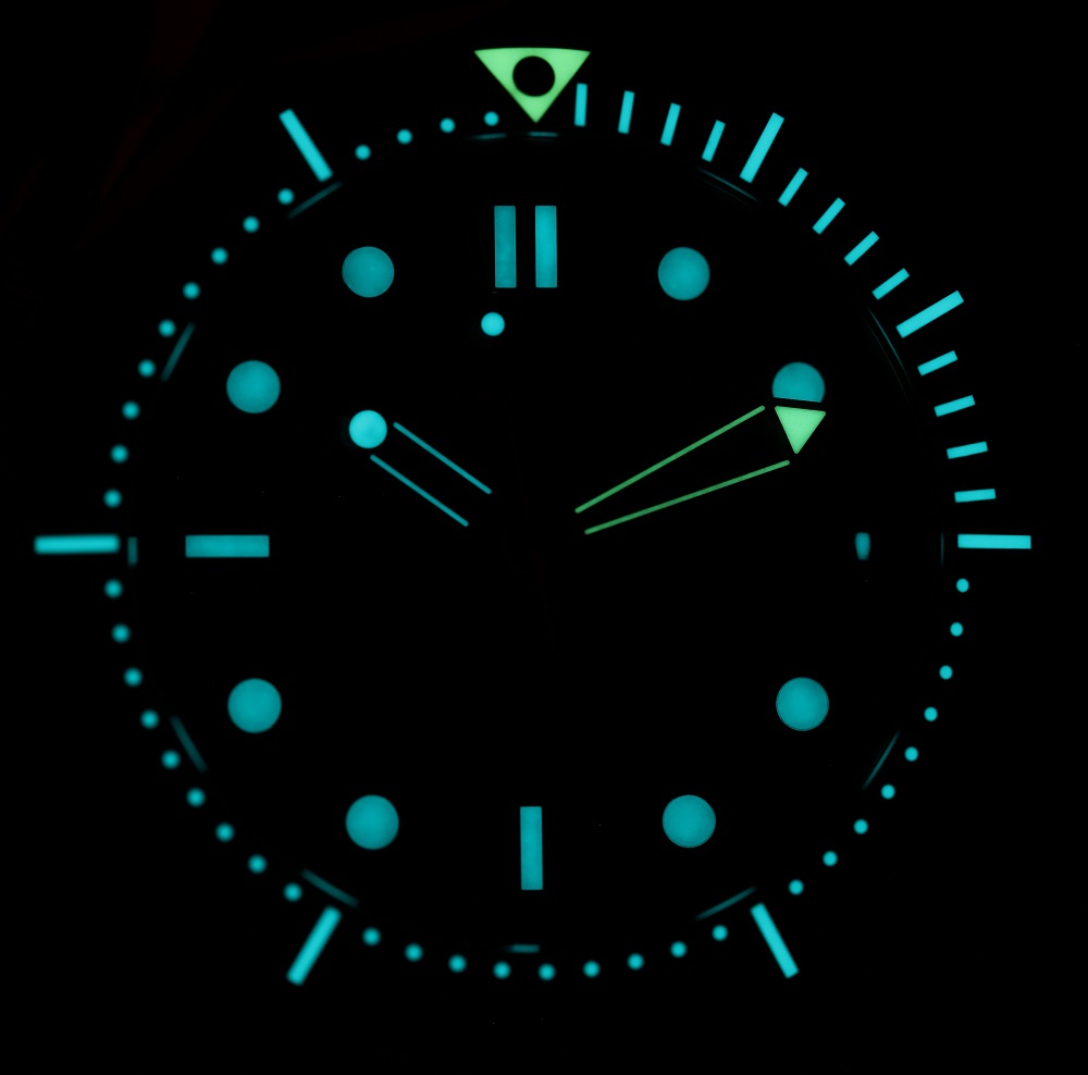 omega-seamaster-300m-watch-dial-luminant