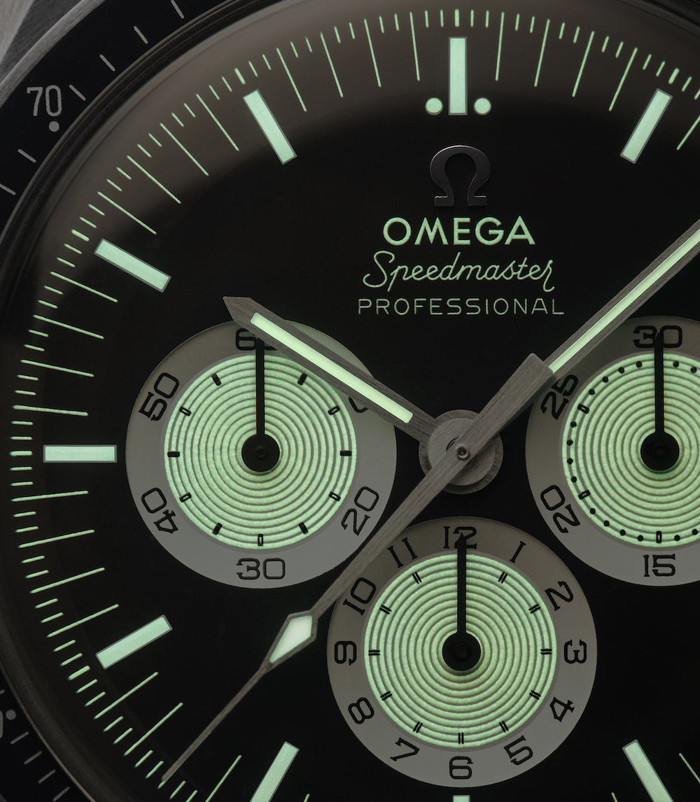 omega-speedmaster-professional-speedy-tuesday-31132423001001-lume