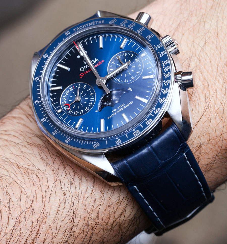 Omega-Speedmaster-Moonwatch-Co-Axial-Master-Chronometer-Moonphase-Chronograph-30433445203001-aBlogtoWatch-1