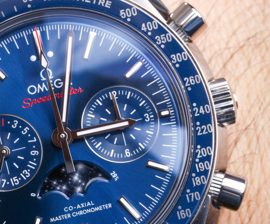 Omega-Speedmaster-Moonwatch-Co-Axial-Master-Chronometer-Moonphase-Chronograph-30433445203001-aBlogtoWatch-2