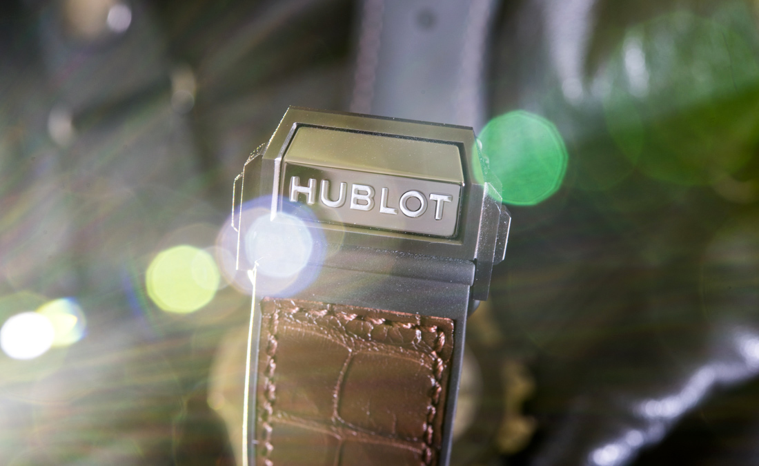 Hublot-Big-Bang-Unico-Magic-Gold-Chronograph-scratch-test-scratchproof-ceramic-titanium-two-tone-aBlogtoWatch-23