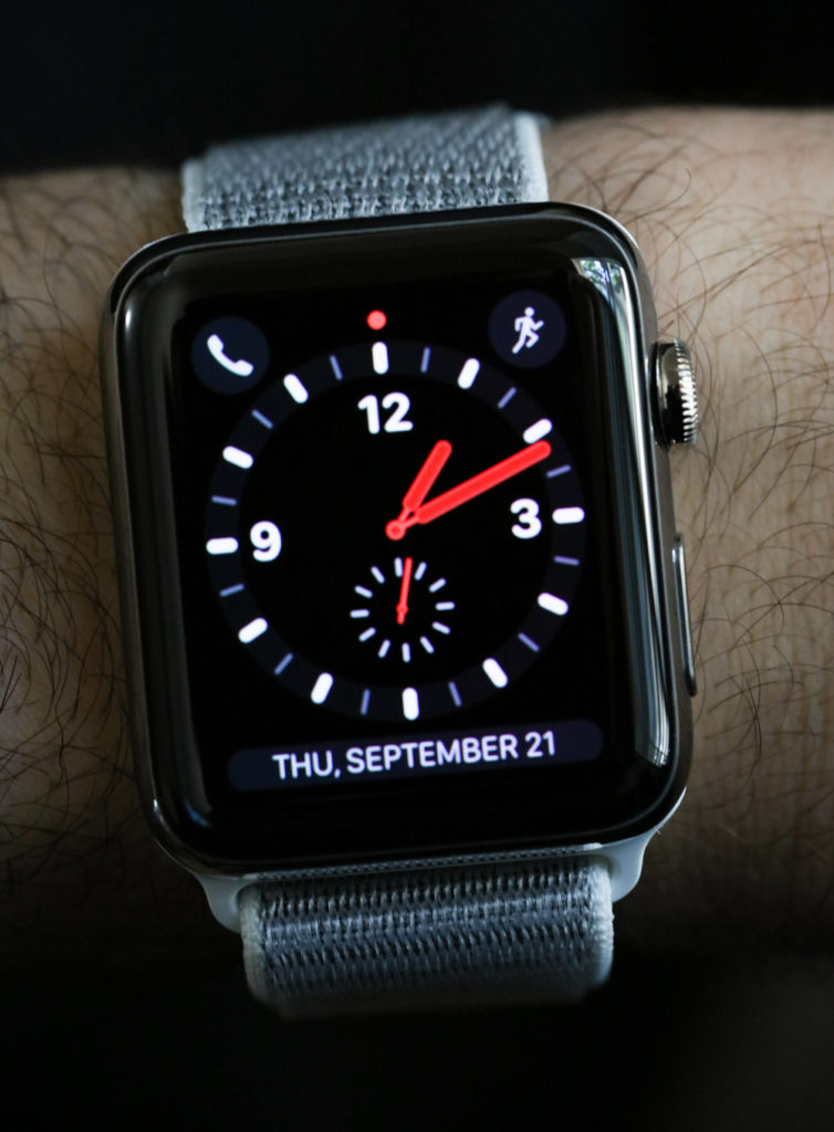 Apple Watch Series 3: Is It Worth $10 Per Month For The Data? Hands-On 