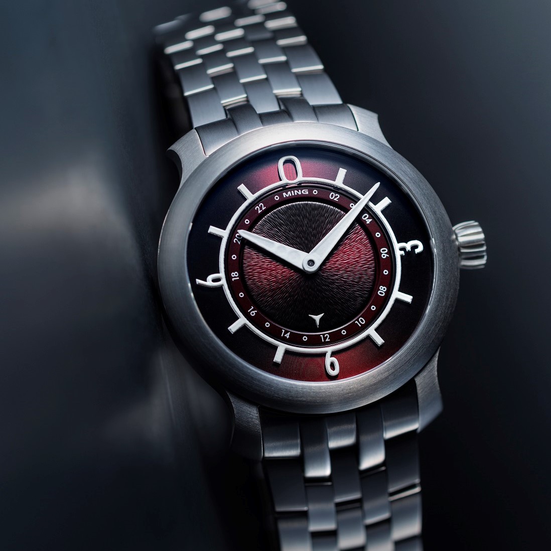 Ming 17.03 GMT burgundy dial with bracelet