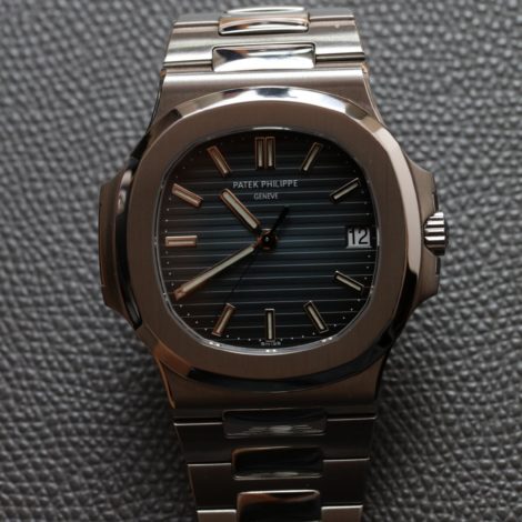 Patek Philippe Nautilus 5711/1A-010 Watch Review | Page 3 of 3 ...