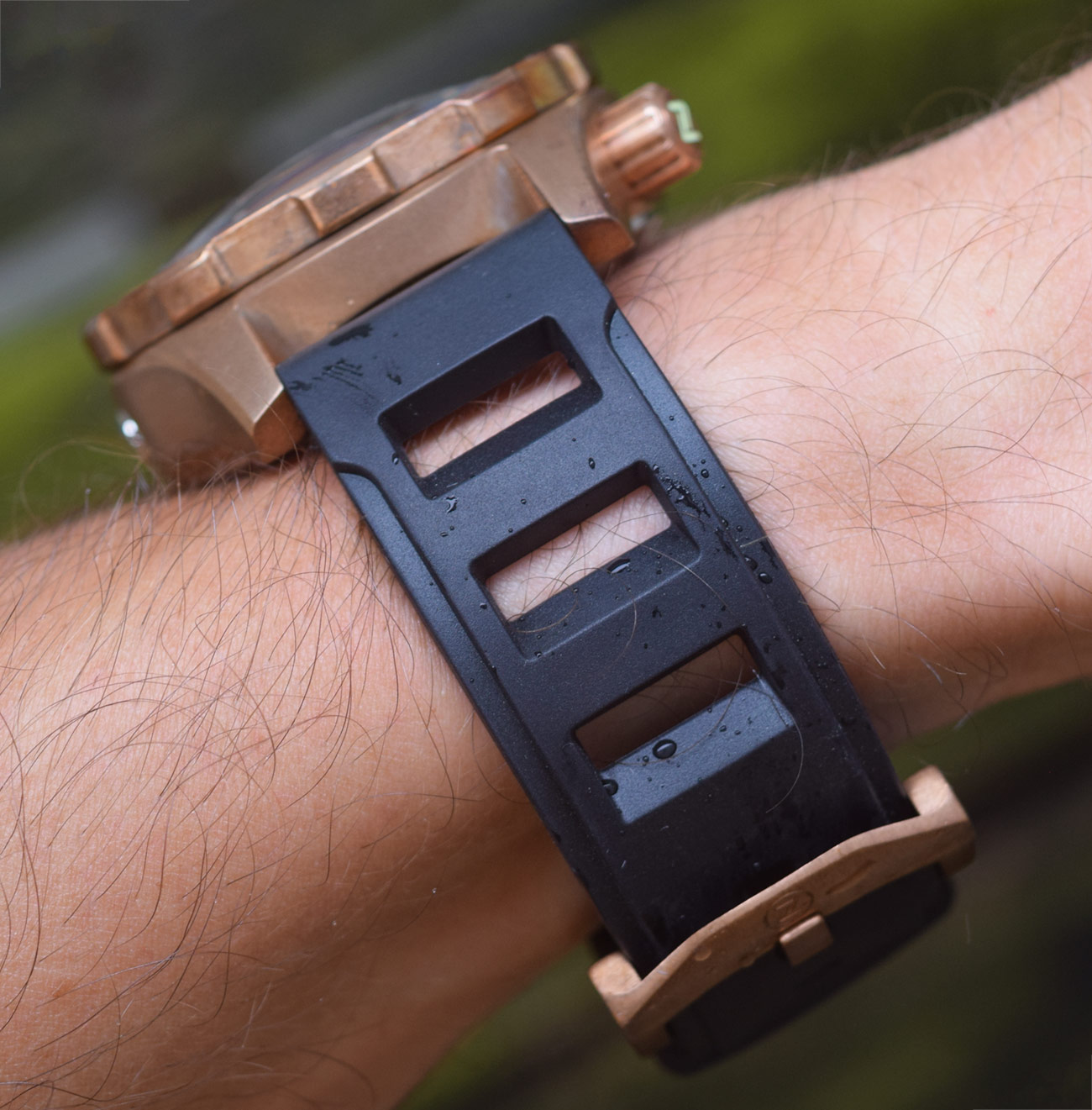 Zelos Abyss 2 Watch Review strap on wrist