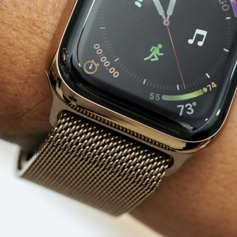 Apple Watch series 4 mesh bracelet and dial