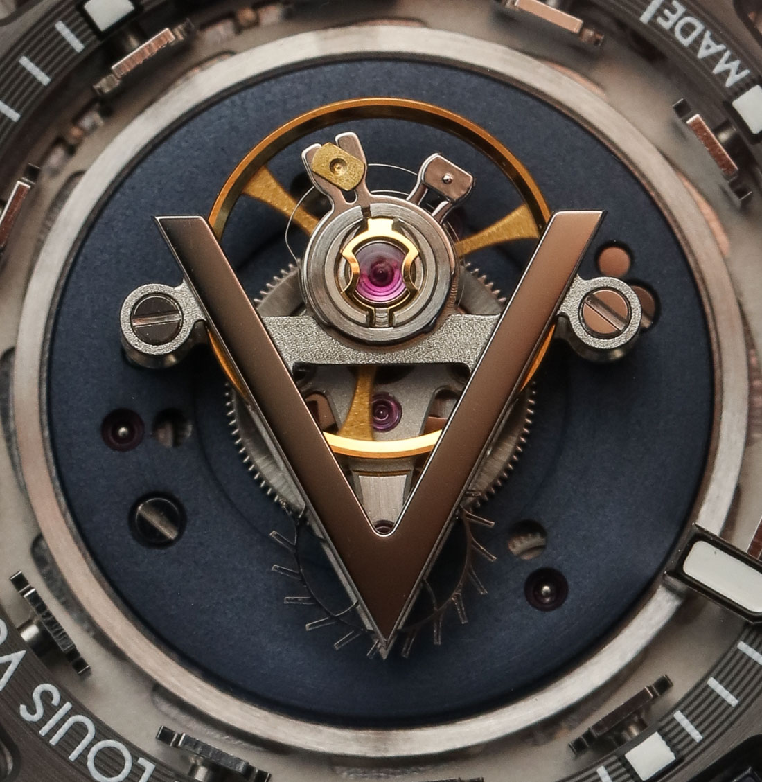 Normaly I don't like Louis Vuitton. Normaly The Escale Spin Time  Tourbillon Central Blue - Universal Launcher faces - Full Android Watch