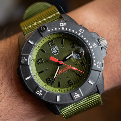 Luminox Navy Seals 3600 Green dial wrist shot