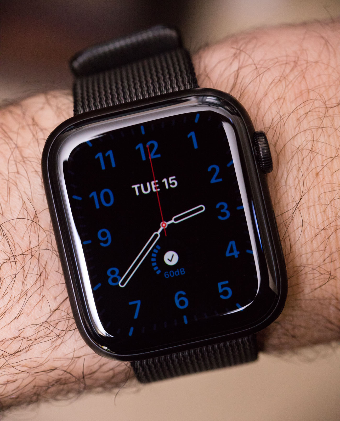 Apple часы на экране. Apple watch Series 5. Часы эпл вотч 5. Циферблат Эппл вотч 4. Apple watch 6.