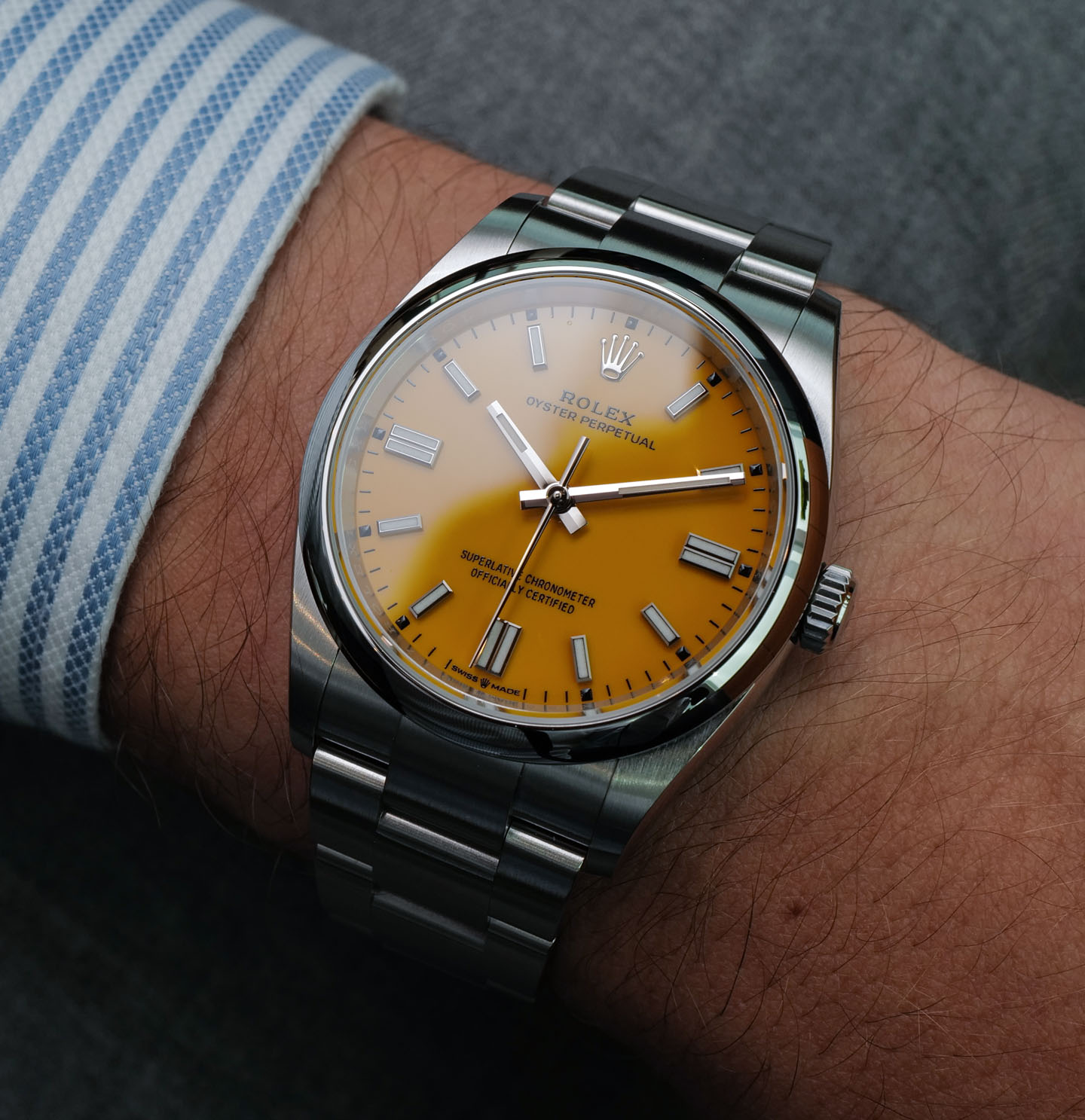 Rolex-Oyster-Perpetual-36-126000-watch-4.jpg