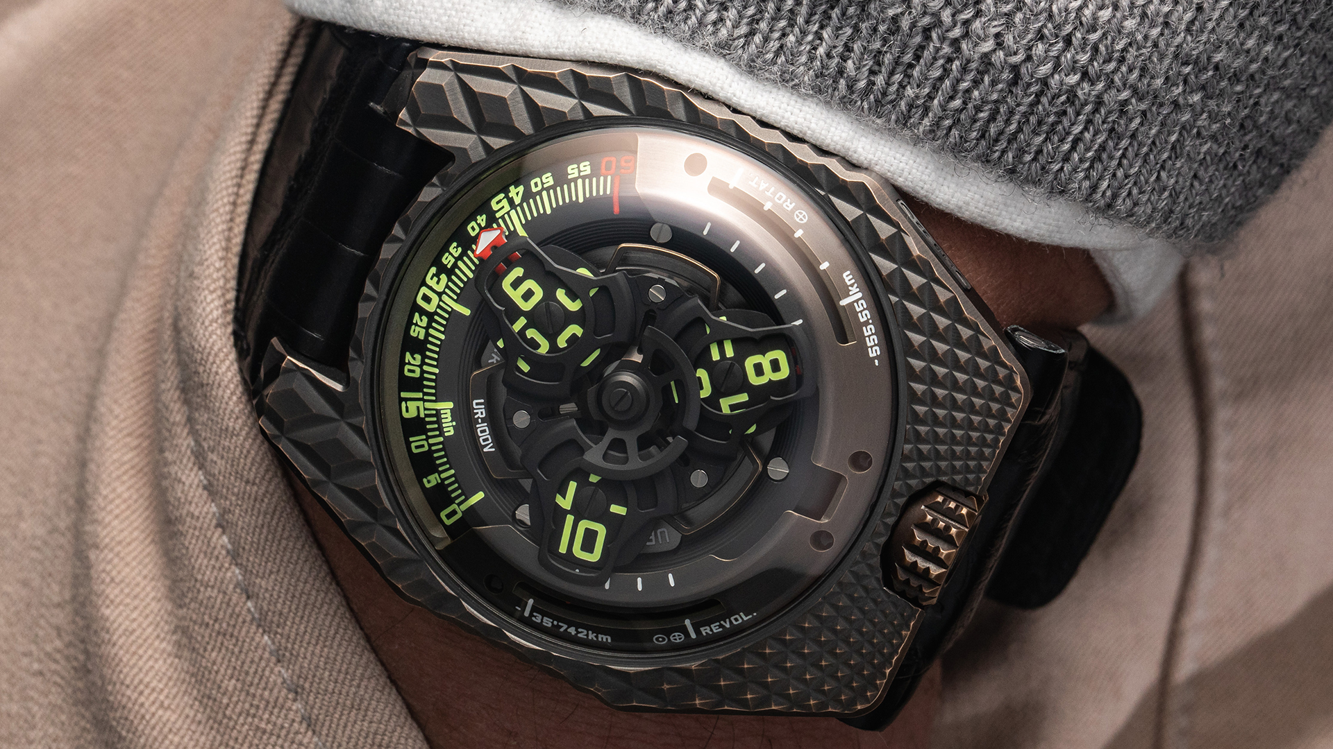 Urwerk Announces Limited Edition UR-100V T-Rex Watch