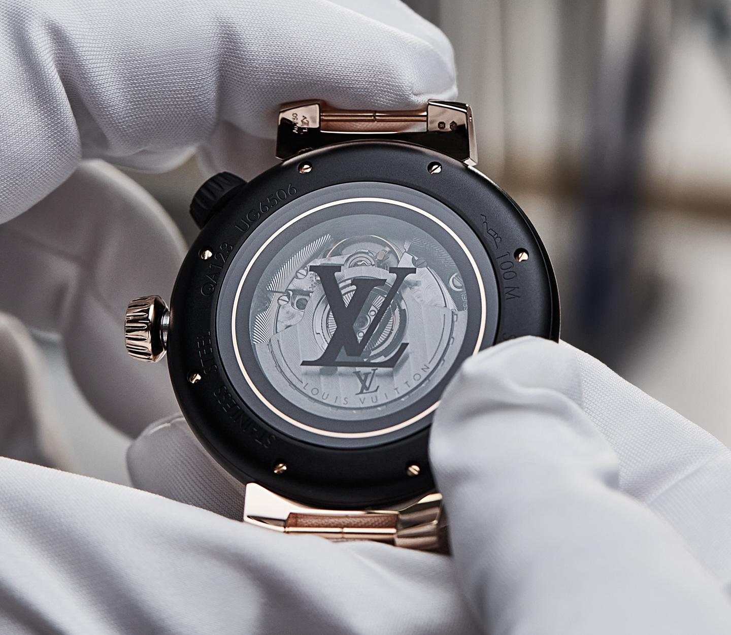 Louis Vuitton on X: Vibrant statement. This year #LouisVuitton introduces  a new chronograph model to the ultra-modern Tambour Street Diver  collection, while keeping its original sleek design and perfect legibility.  Explore the