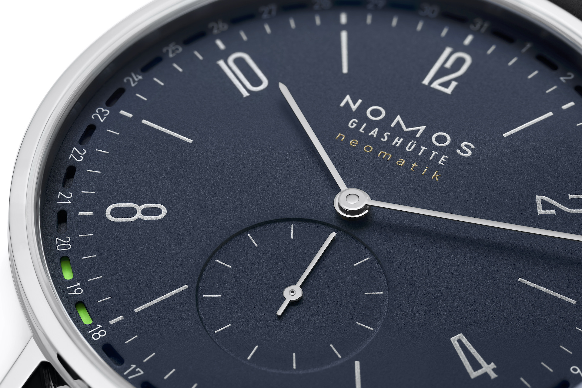 The NOMOS Tangente neomatik 41 Update Adds A Dash Of Sportiness To The Tangente Line