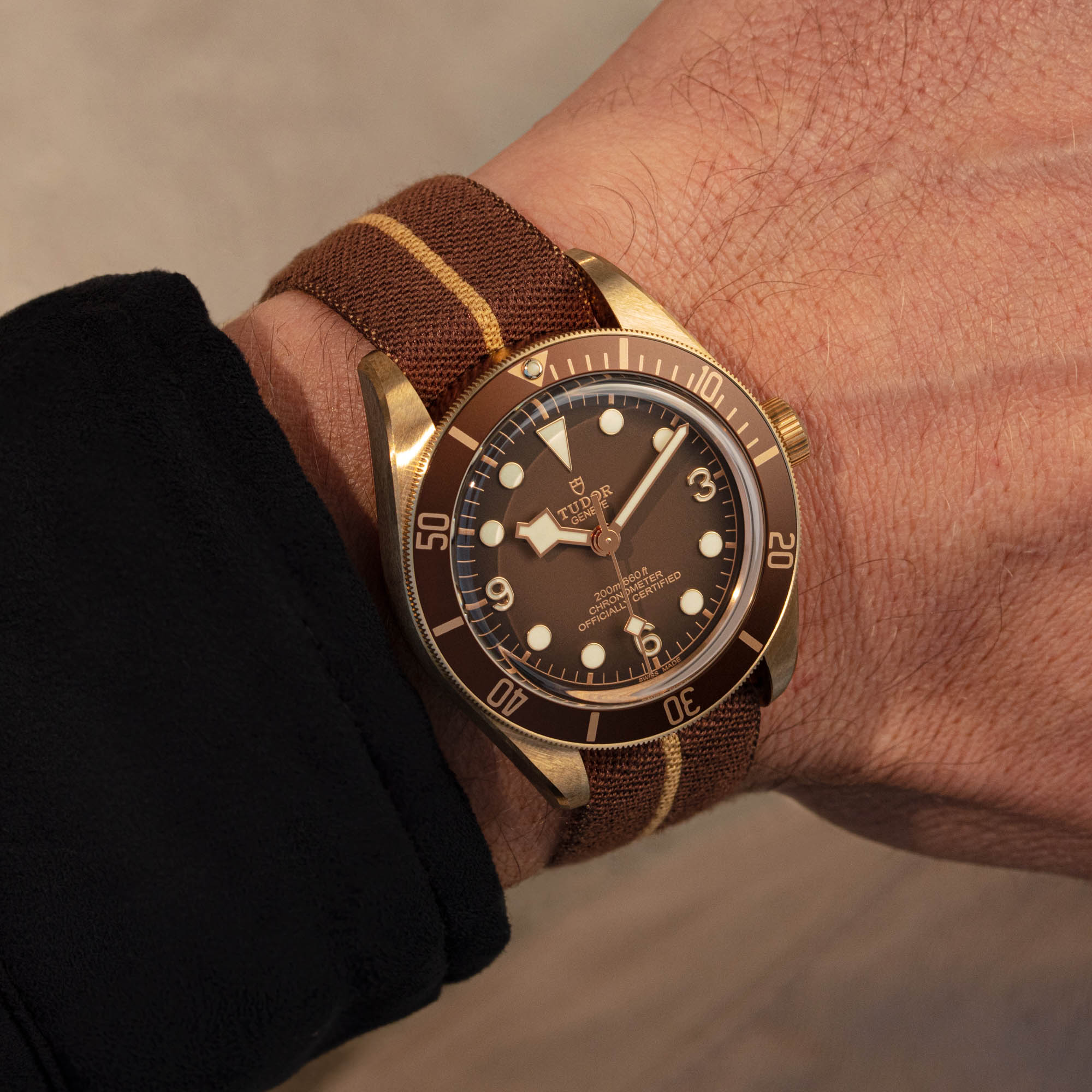 Amazon.com: Lancardo Men's Vintage Watch with Antique Brass Bronze Tone  Bezel Black Leather Bracelet Wrist Watch for Halloween Costume Party :  Clothing, Shoes & Jewelry