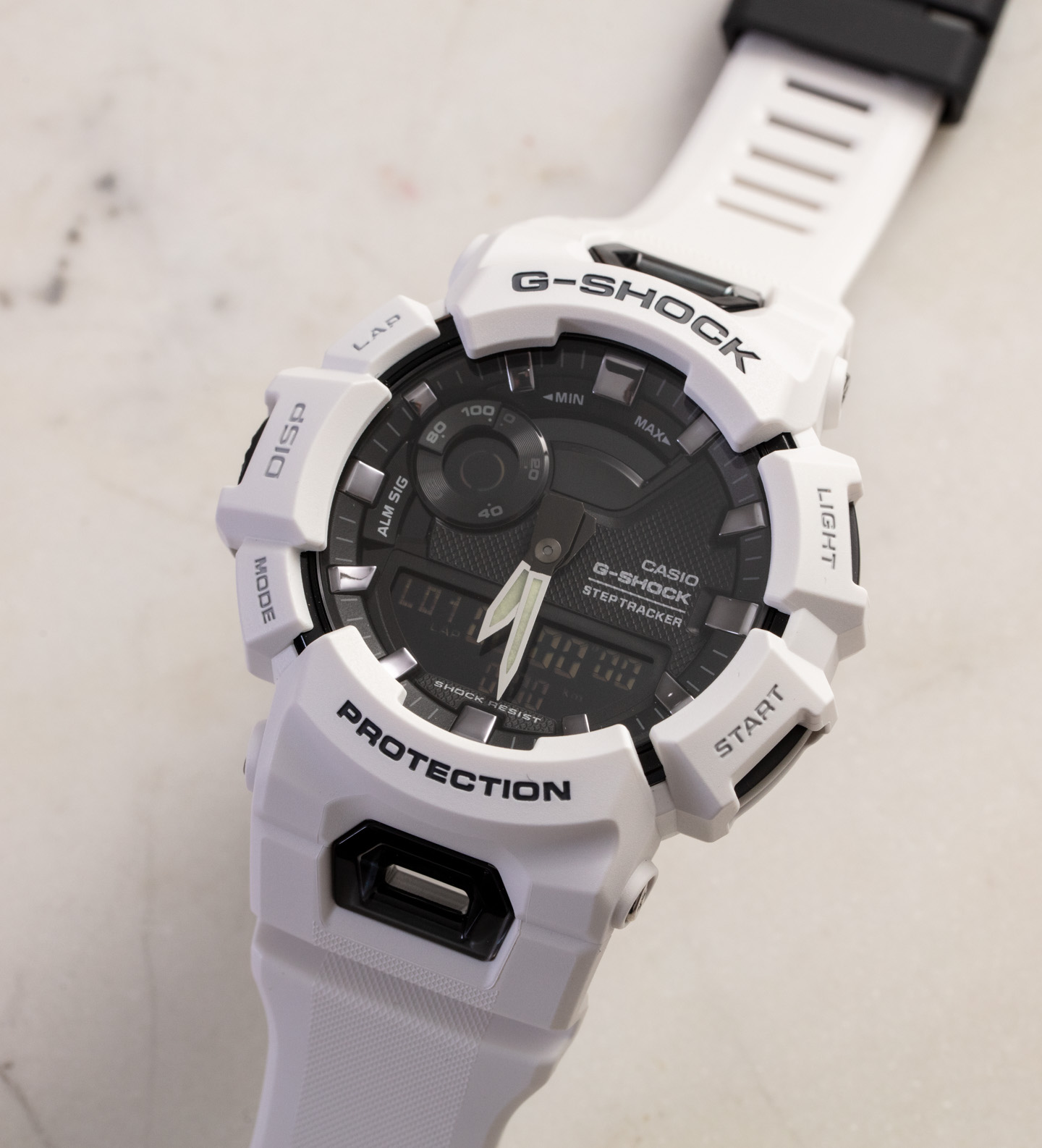 【送料無料】 ジーショック メンズ 腕時計 アクセサリー GBA900-7A White/Black