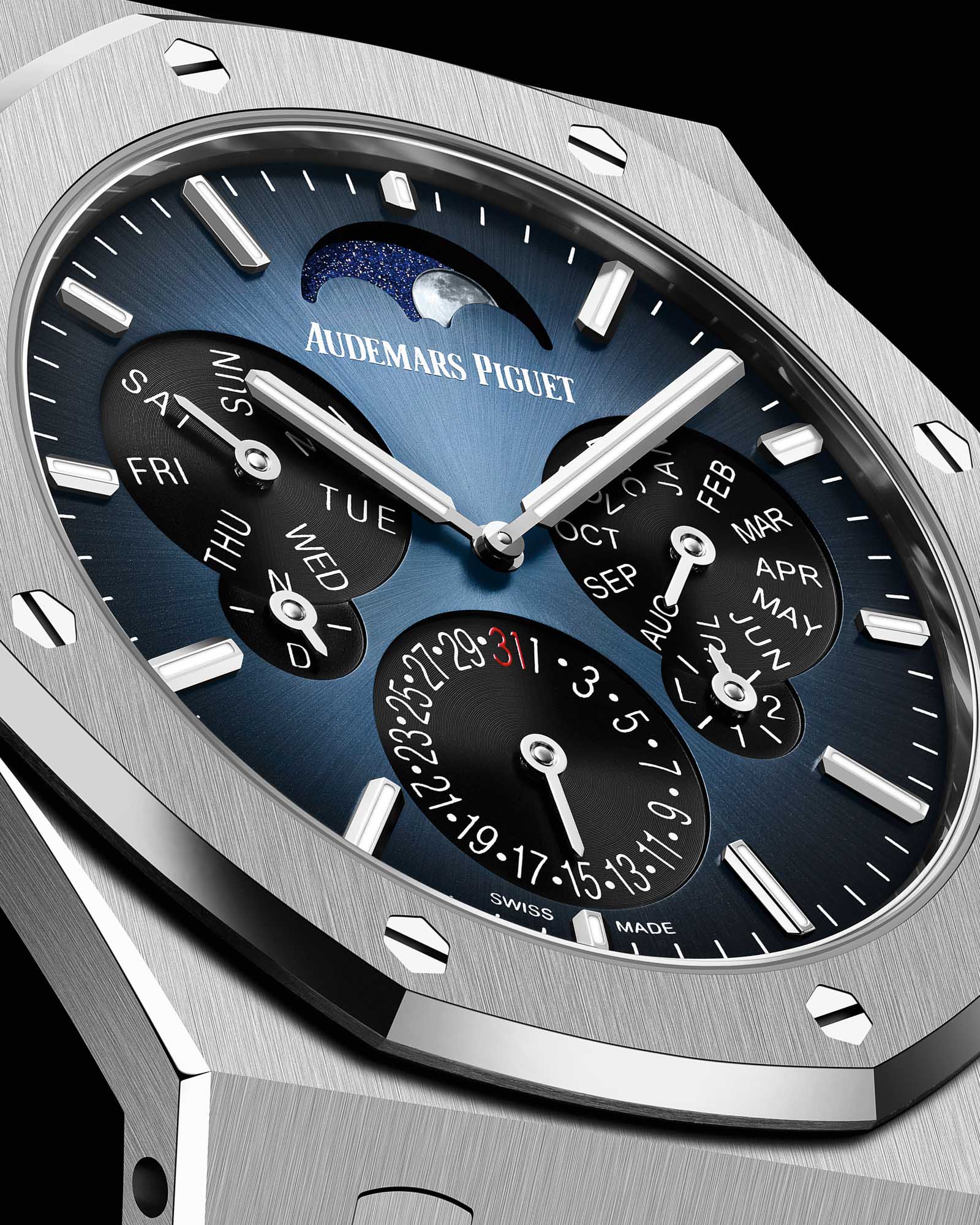 Royal Oak Selfwinding Perpetual Calendar Ultra Thin QP Titanium Watch