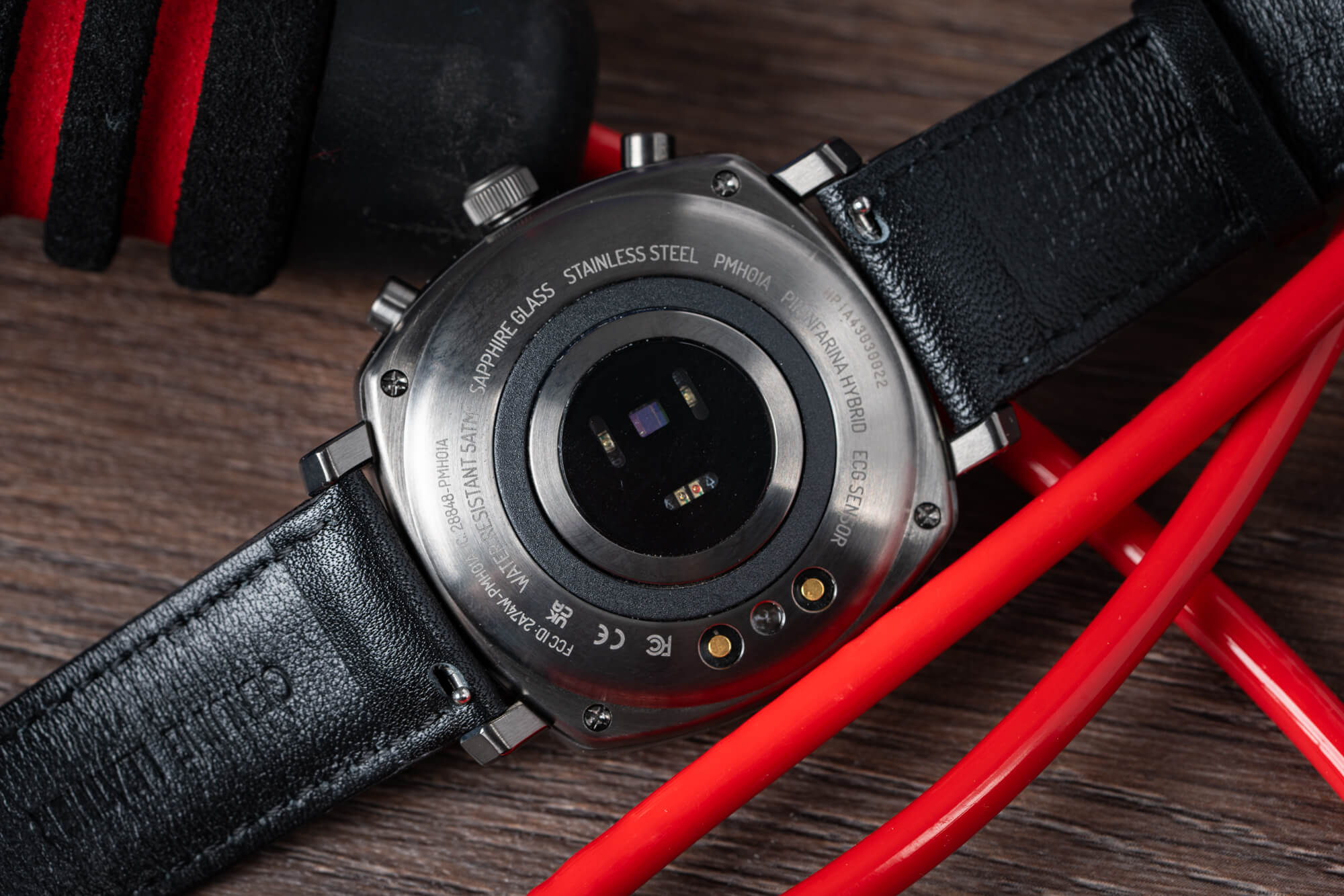 Hybrid Smartwatch With Leather Strap